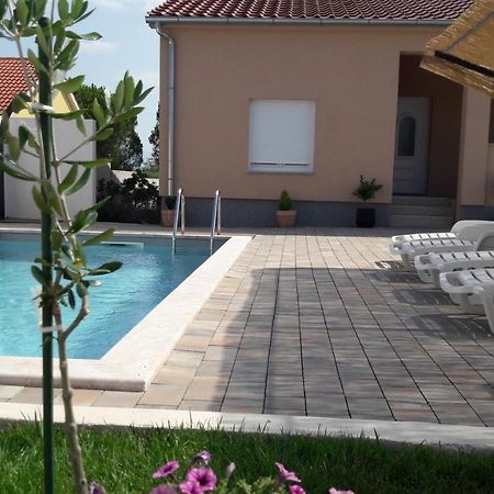Holiday Home Luka Zara Esterno foto