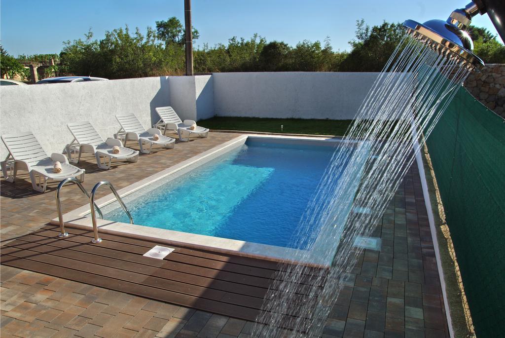 Holiday Home Luka Zara Esterno foto