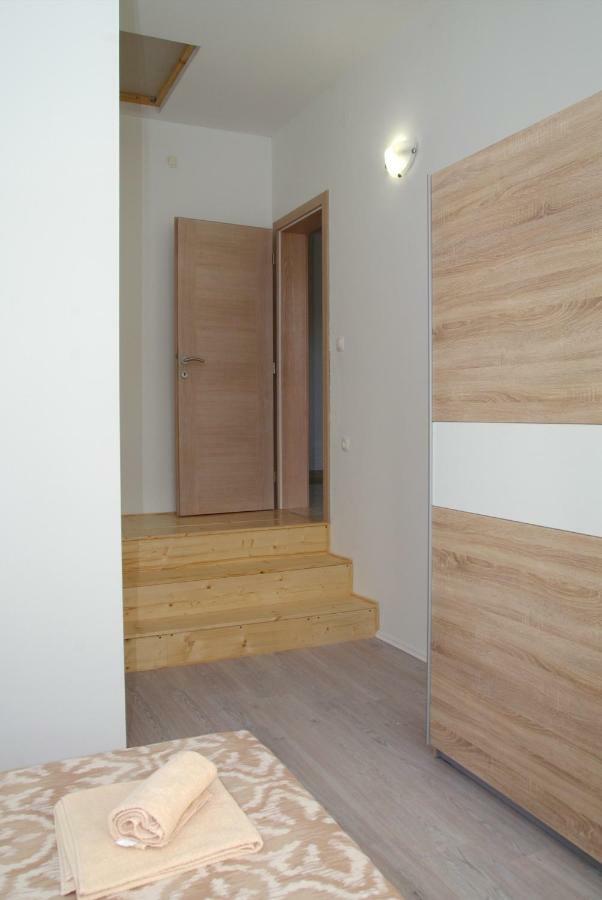 Holiday Home Luka Zara Esterno foto
