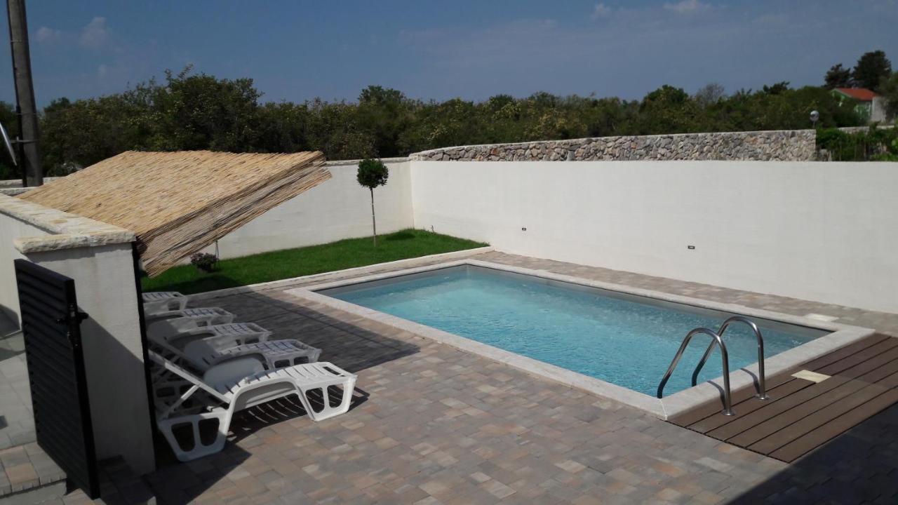 Holiday Home Luka Zara Esterno foto